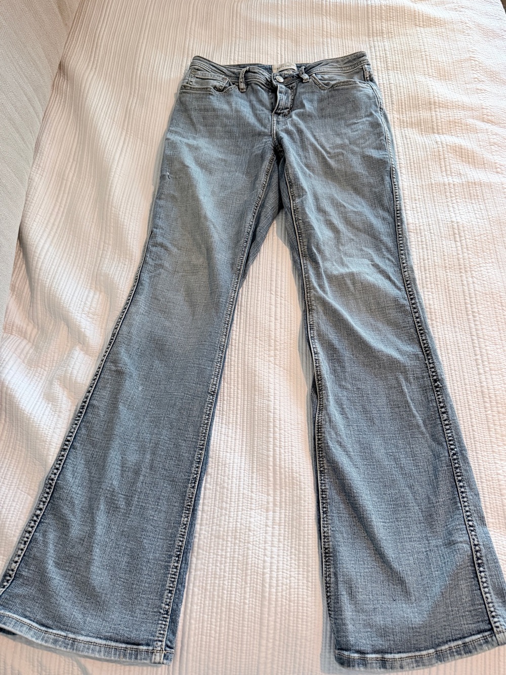 Shyanne Light Blue Flared Women's Jeans